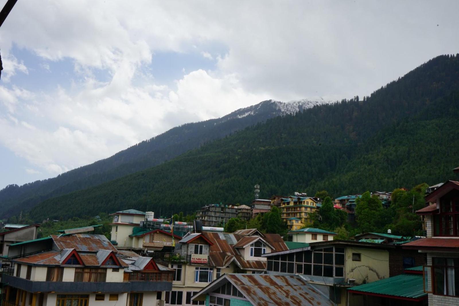 Hotel Magnolia Mallroad Manali Exterior photo